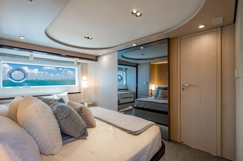 Slide: The Image of Azimut FLY 78 2025 - 12