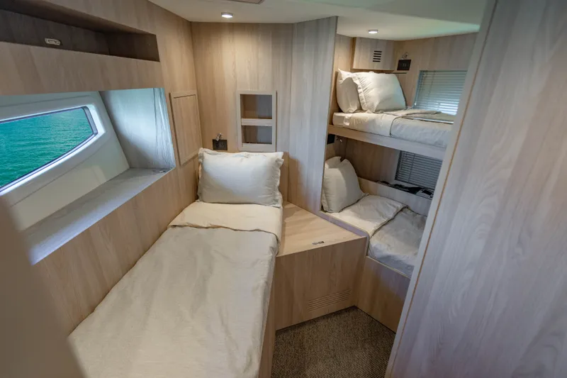 Slide: The Image of Azimut FLY 78 2025 - 30