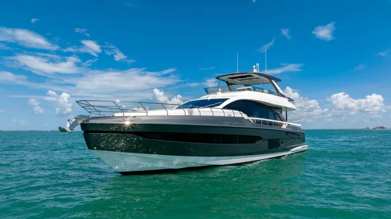 Slide: The Image of Azimut FLY 78 2025 - 38