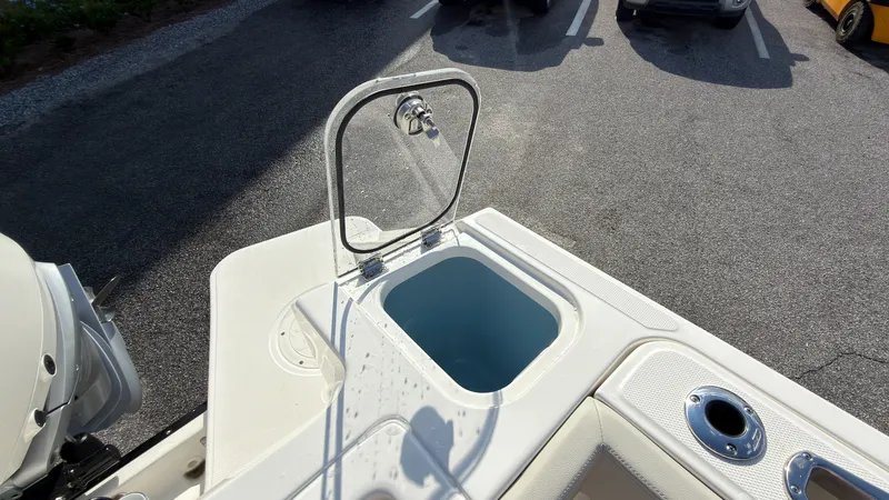 Slide: The Image of Boston Whaler 240 Vantage 2027 - 32