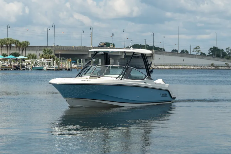Slide: The Image of Boston Whaler 240 Vantage 2027 - 7