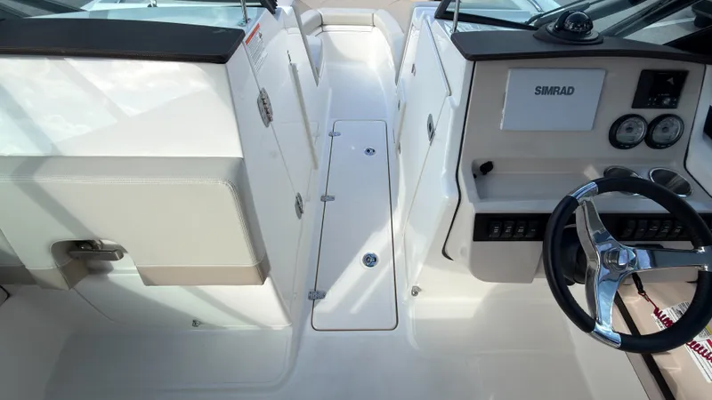 Slide: The Image of Boston Whaler 240 Vantage 2027 - 13