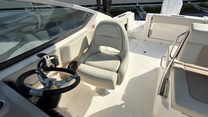 Slide: The Image of Boston Whaler 240 Vantage 2027 - 21