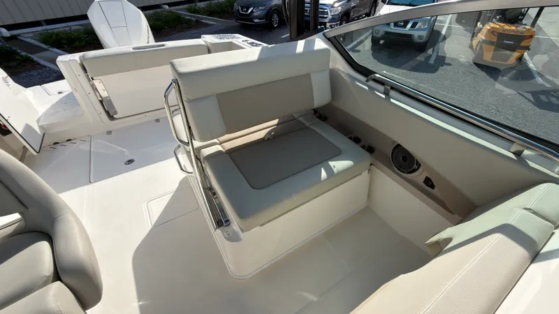 Slide: The Image of Boston Whaler 240 Vantage 2027 - 24