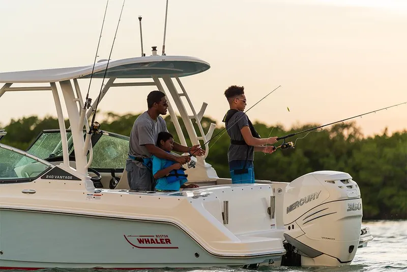Slide: The Image of Boston Whaler 240 Vantage 2027 - 59