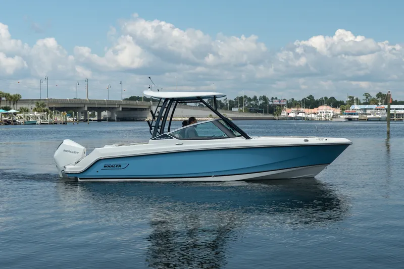 Slide: The Image of Boston Whaler 240 Vantage 2027 - 4