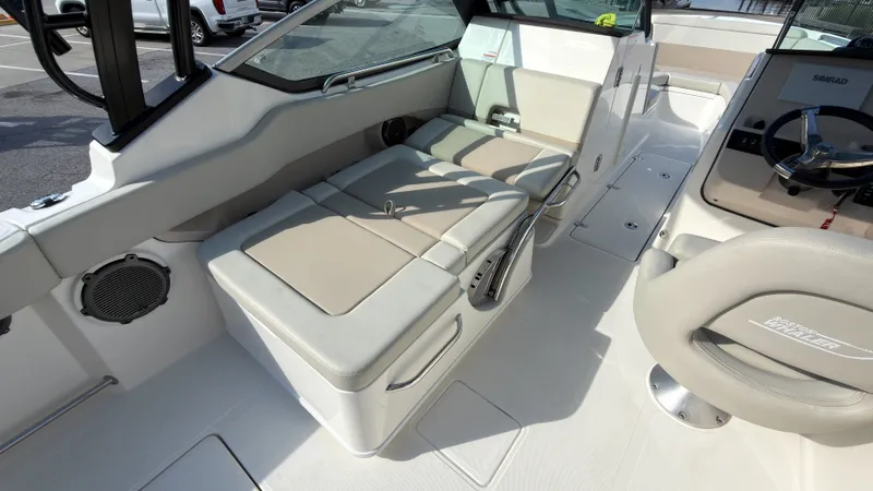 Slide: The Image of Boston Whaler 240 Vantage 2027 - 28