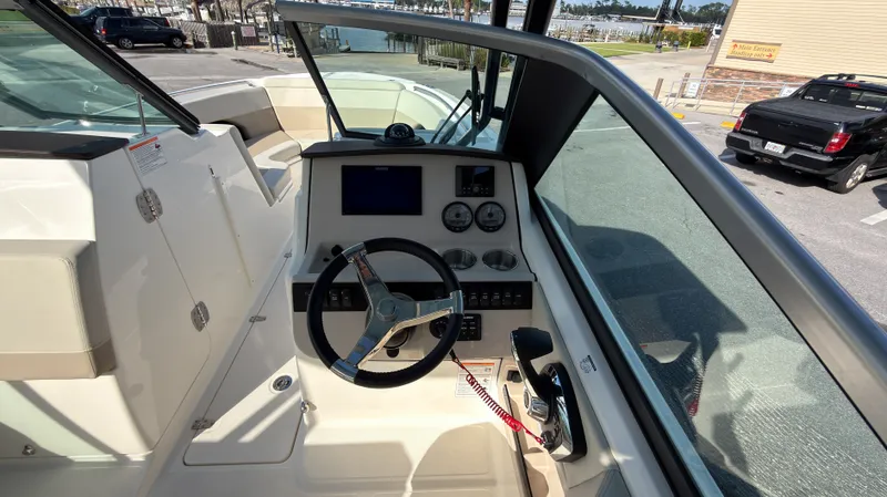 Slide: The Image of Boston Whaler 240 Vantage 2027 - 16