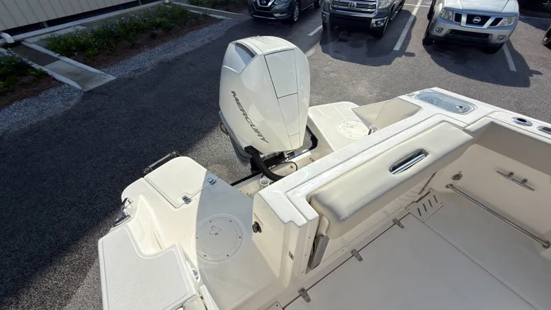 Slide: The Image of Boston Whaler 240 Vantage 2027 - 35
