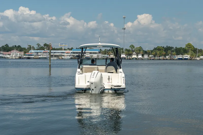 Slide: The Image of Boston Whaler 240 Vantage 2027 - 2