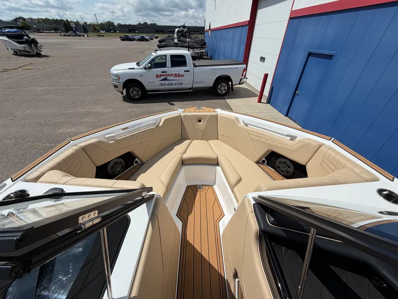Slide: The Image of Nautique S21 Super Air 2023 - 41