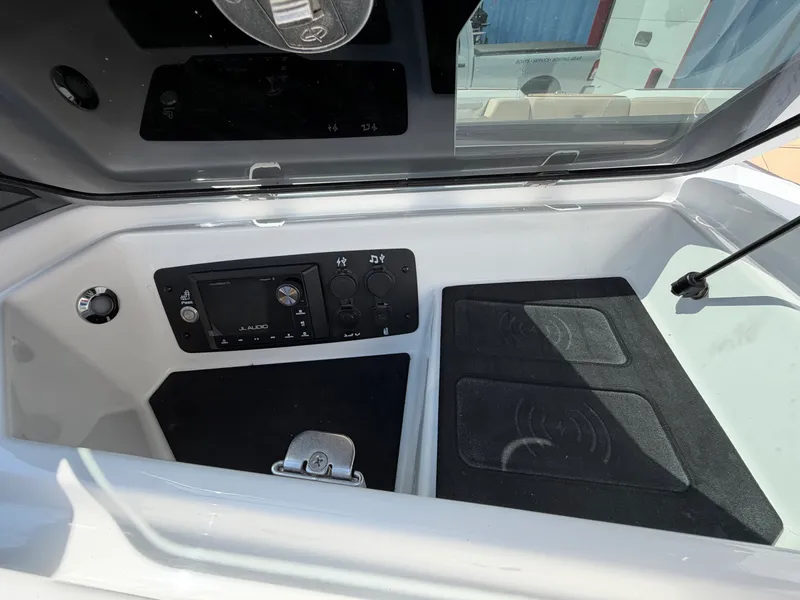 Slide: The Image of Nautique S21 Super Air 2023 - 31