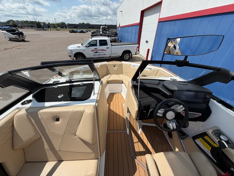 Slide: The Image of Nautique S21 Super Air 2023 - 40