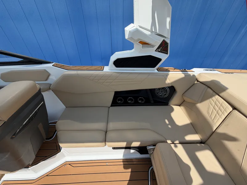 Slide: The Image of Nautique S21 Super Air 2023 - 20