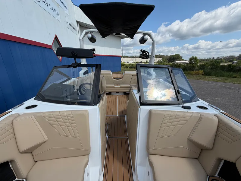Slide: The Image of Nautique S21 Super Air 2023 - 43