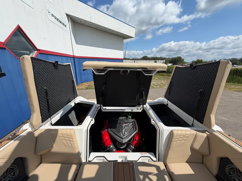 Slide: The Image of Nautique S21 Super Air 2023 - 14