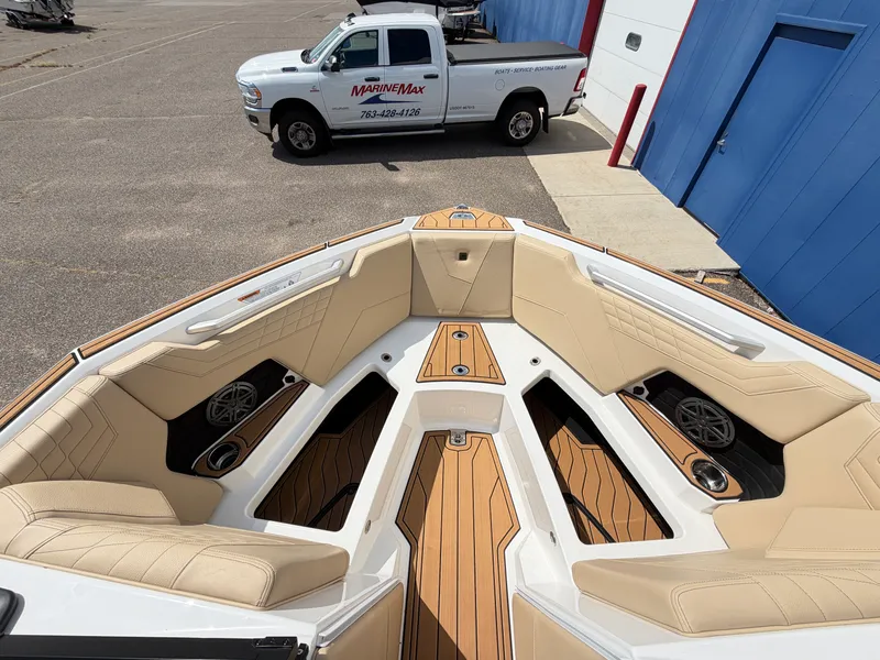 Slide: The Image of Nautique S21 Super Air 2023 - 42