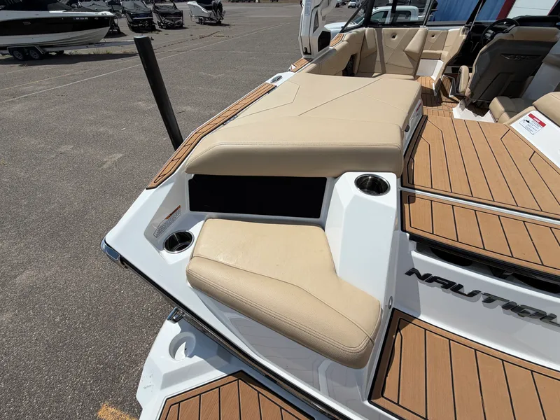 Slide: The Image of Nautique S21 Super Air 2023 - 9