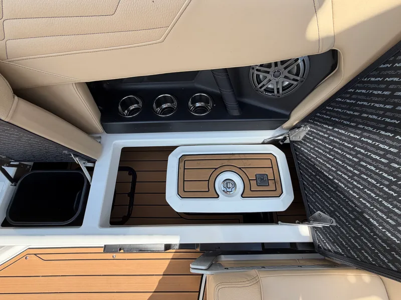 Slide: The Image of Nautique S21 Super Air 2023 - 22