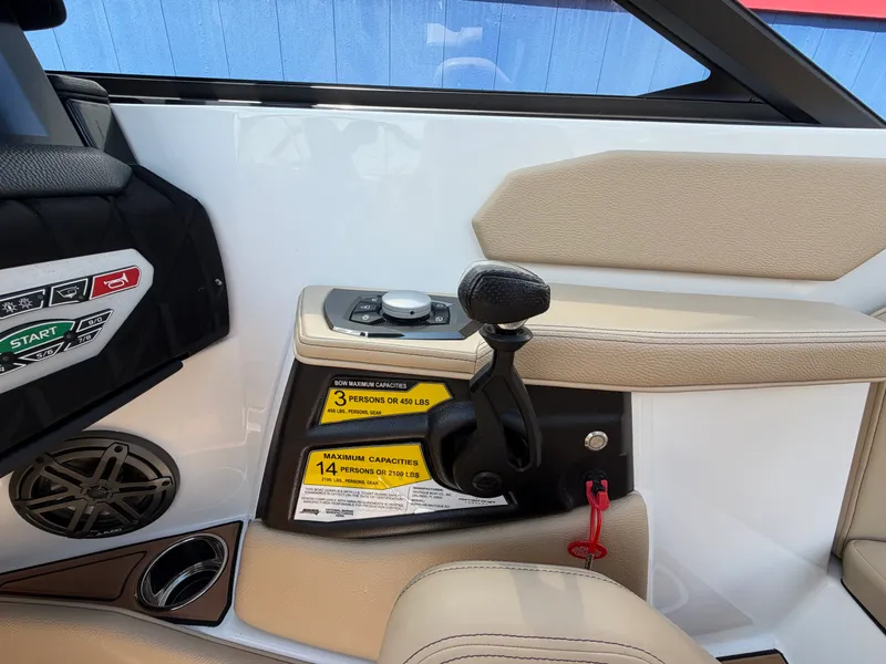 Slide: The Image of Nautique S21 Super Air 2023 - 37