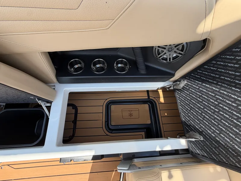 Slide: The Image of Nautique S21 Super Air 2023 - 23