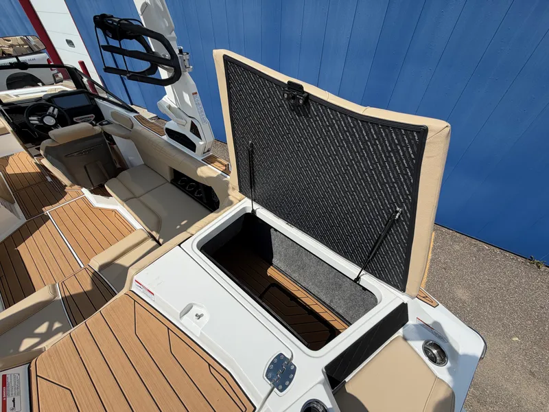 Slide: The Image of Nautique S21 Super Air 2023 - 13