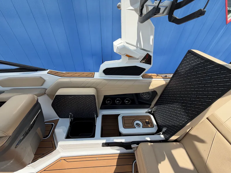 Slide: The Image of Nautique S21 Super Air 2023 - 21
