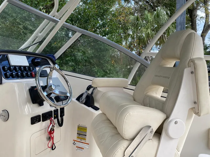 Slide: The Image of Grady-White Freedom 255 2018 - 7