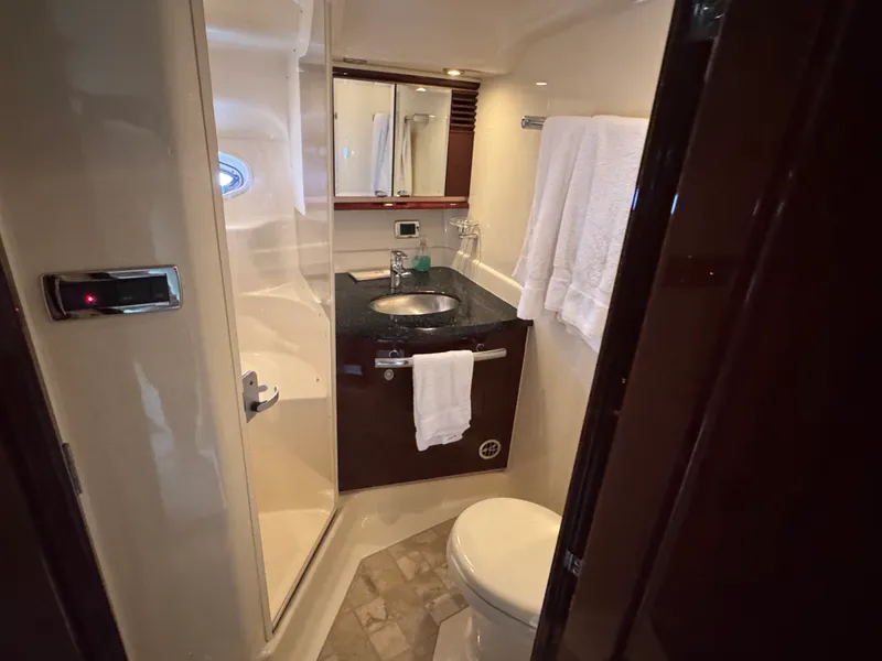 Slide: The Image of Sea Ray 520 SUNDANCER 2009 - 13