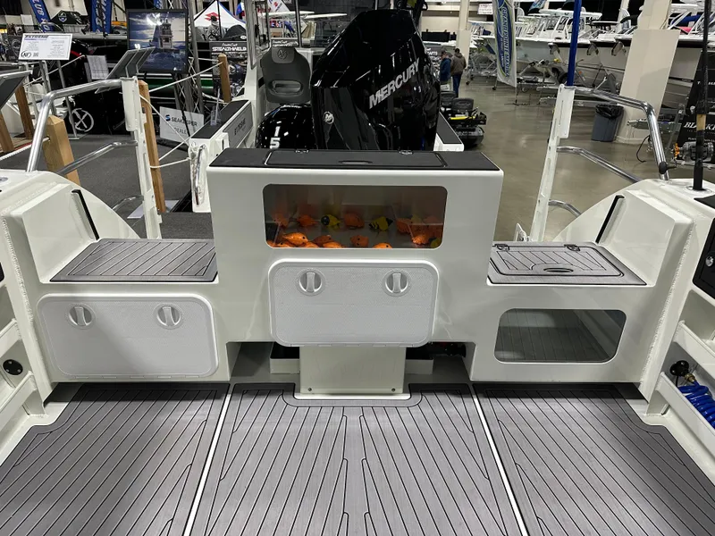 Slide: The Image of Twin Livewell Transom  - 7