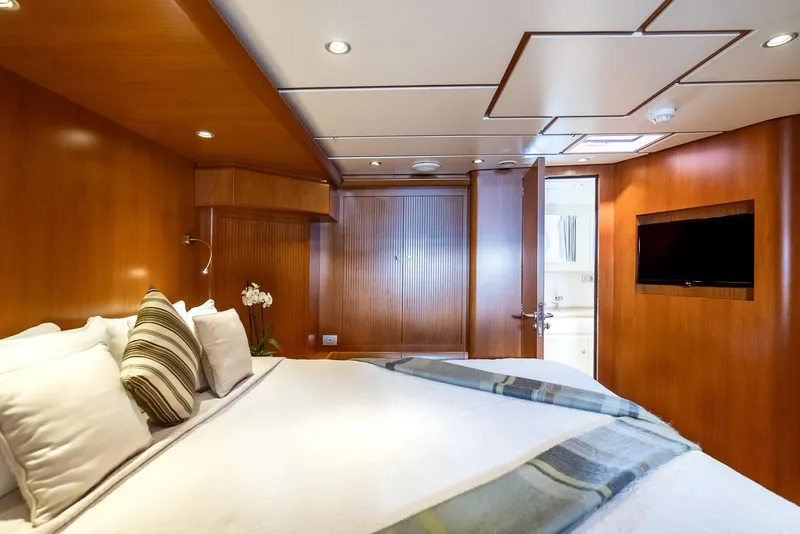 Slide: The Image of Luxurious bedroom on a 2005 Jongert 2900M yacht with modern amenities. - 14