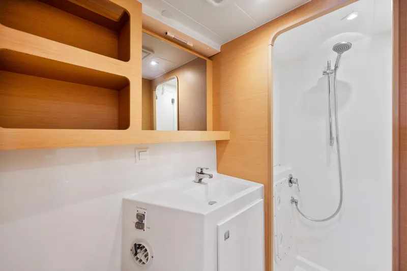 Slide: The Image of Lagoon 42 2018 - 80