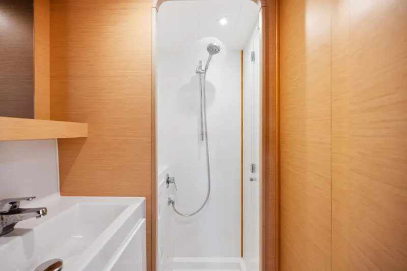 Slide: The Image of Lagoon 42 2018 - 82