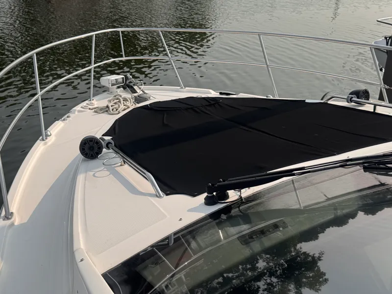 Slide: The Image of Sea Ray Sundancer 400 2017 - 57