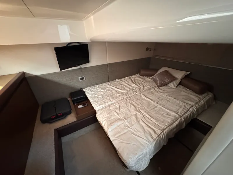 Slide: The Image of Sea Ray Sundancer 400 2017 - 33