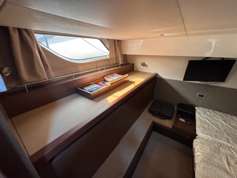 Slide: The Image of Sea Ray Sundancer 400 2017 - 32