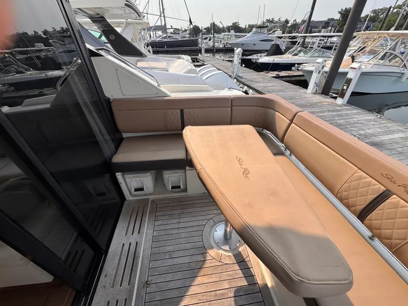 Slide: The Image of Sea Ray Sundancer 400 2017 - 19