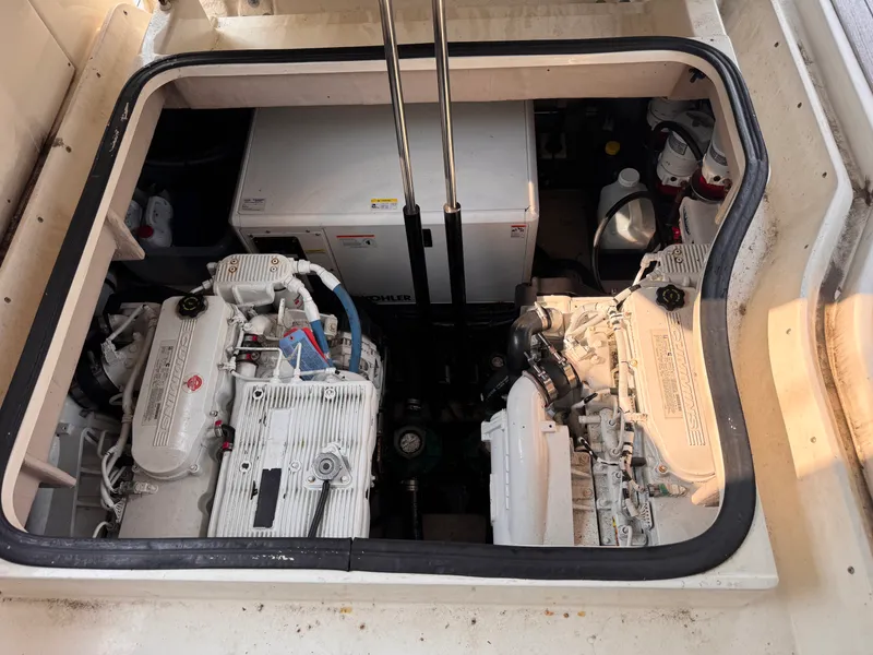 Slide: The Image of Sea Ray Sundancer 400 2017 - 59