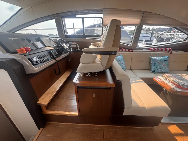 Slide: The Image of Sea Ray Sundancer 400 2017 - 26