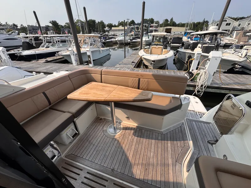 Slide: The Image of Sea Ray Sundancer 400 2017 - 18