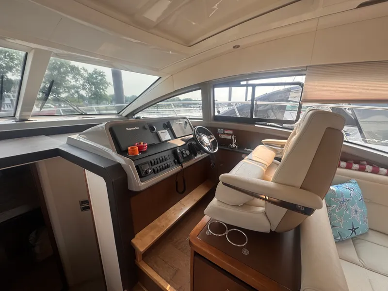 Slide: The Image of Sea Ray Sundancer 400 2017 - 27