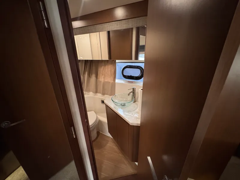 Slide: The Image of Sea Ray Sundancer 400 2017 - 47