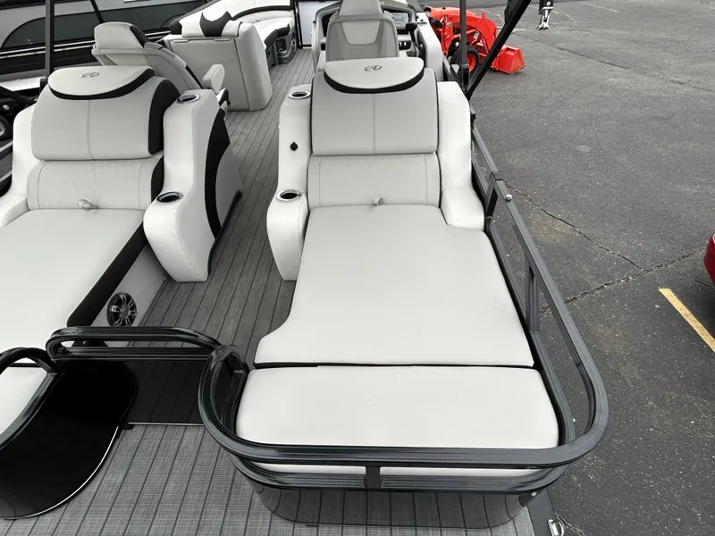 Slide: The Image of 2024 Avalon LSZ 2585 RL pontoon boat with luxurious seating. - 22