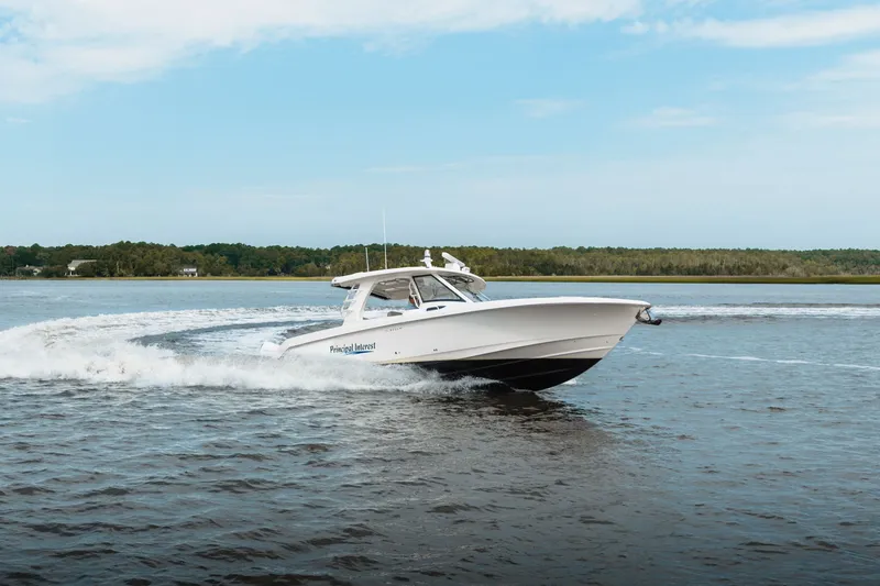 Slide: The Image of Boston Whaler 350 REALM 2021 - 25