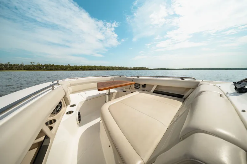 Slide: The Image of Boston Whaler 350 REALM 2021 - 20