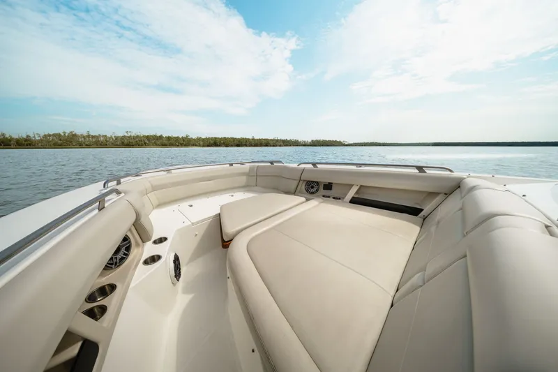 Slide: The Image of Boston Whaler 350 REALM 2021 - 21