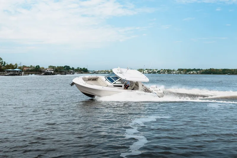 Slide: The Image of Boston Whaler 350 REALM 2021 - 24