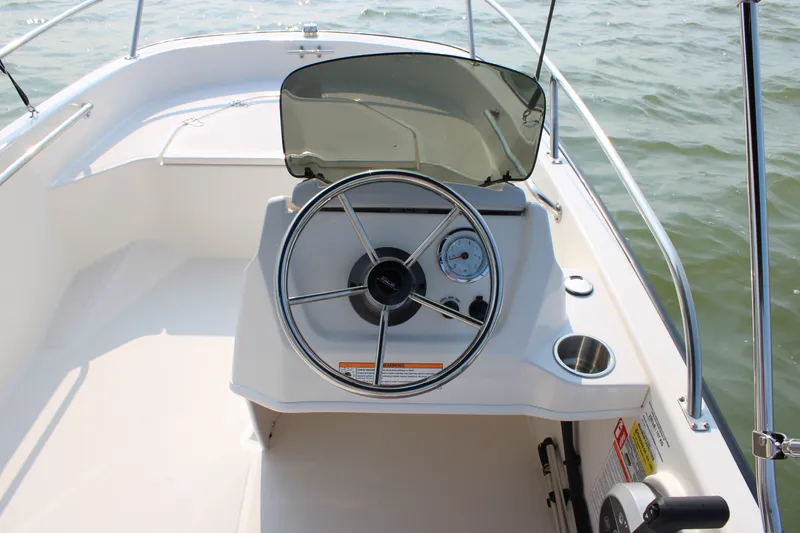Slide: The Image of Boston Whaler 130 Super Sport 2027 - 13