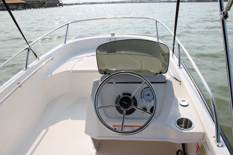 Slide: The Image of Boston Whaler 130 Super Sport 2027 - 19