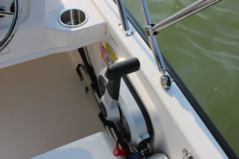 Slide: The Image of Boston Whaler 130 Super Sport 2027 - 20